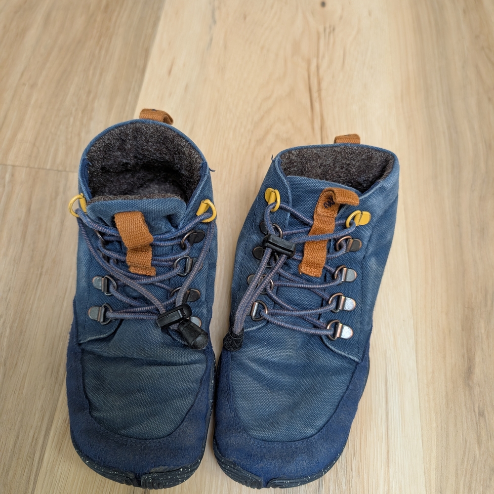 Wildling Blue Kids Barefoot Shoes Size 32 GUC